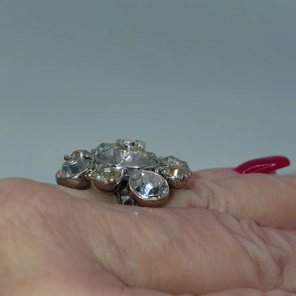 CHANEL Camelia Floral Swarovski Crystals Cocktail Ring in Silver. Sz 6.25
